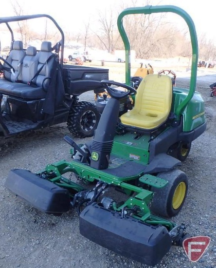 John Deere 2500E diesel triplex greens mower, ROPS, 87.8 hours