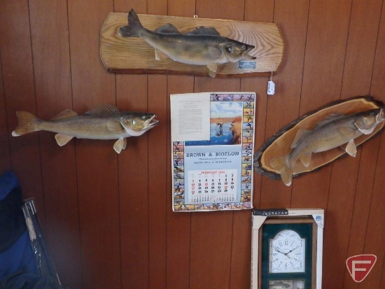 Ingraham battery clock, (3) mounted fish, Brown & Bigelow calendar