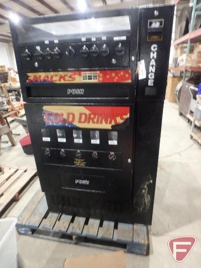 Pop/snack vending machine, model VM010, sn V010C5517