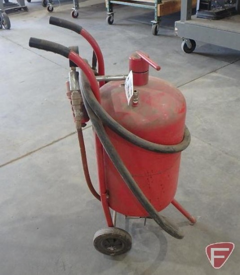 Wel-bilt 10 gallon sandblaster