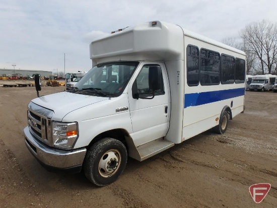 2014 Ford E-450 Super Duty Glaval Bus