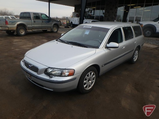 2001 Volvo V70 Passenger Car