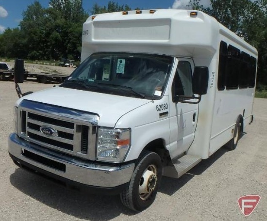 2014 Ford E-450 Super Duty Glaval Bus