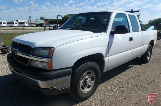 2004 Chevrolet Silverado Extended Cab 4x4 Pickup Truck