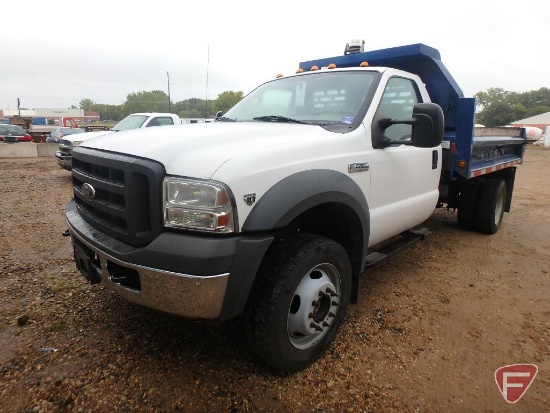 2005 Ford F-450 Truck with Dump Box and hoist