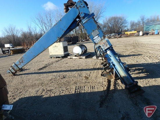 Alenco 5T2 extendable 32 Ft. truck mount boom lift