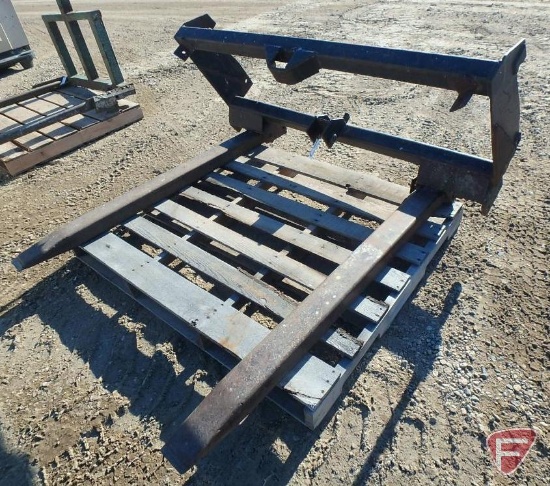Round bale forks