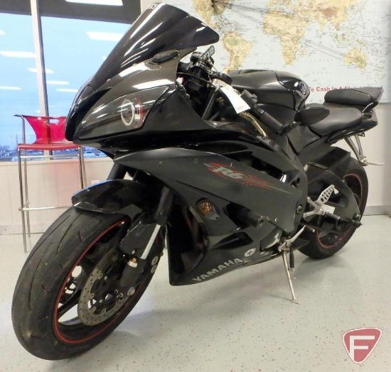 2006 Yamaha YZF-R6 Motorcycle