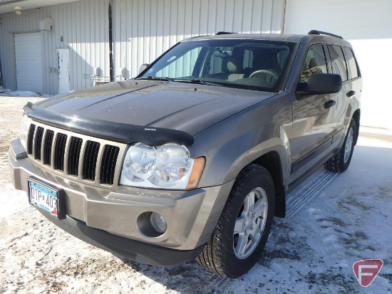 2006 Jeep Grand Cherokee Laredo Multipurpose Vehicle (MPV)