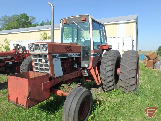 IH International 1586 diesel tractor with duals, 5019 hrs showing, sn 25300