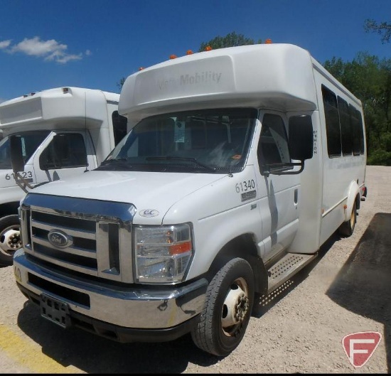 2014 Ford E-450 Super Duty Elkhart Bus