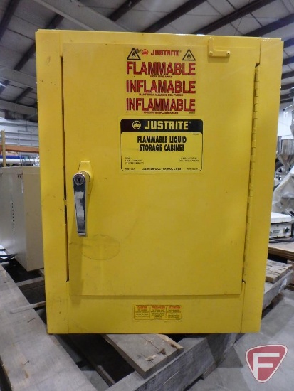 Flammable liquid storage cabinet, 17"x17"x22.5"