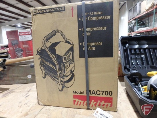 Makita air compressor, 2.6 gallon, model Mac 700