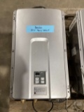 RINNAI  DIRECT VENT TANKLESS WATER HEATER