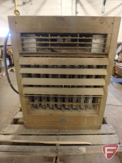 Space heater, natural gas, model # 1061UH, 128,000 BTU