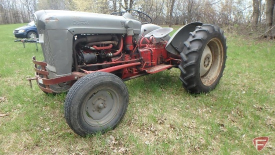 600 Ford tractor, 4 cylinder gas engine, adjustable wide front