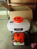 Inbaital Mist-Duster gas powered fertilizer applicator