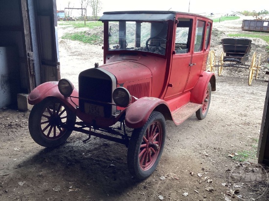 1926 FORD MODEL T SEDAN