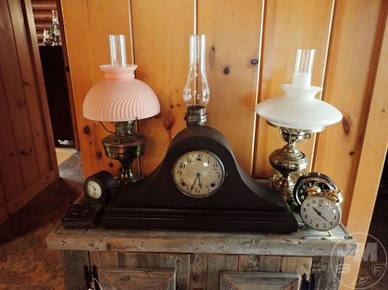 (2) ELECTRIC LAMPS, (1) OIL LAMP, MANTLE CLOCK 21"W X