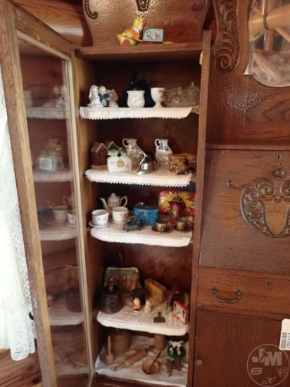 VINTAGE KNICK-KNACKS AND TOYS. ALL IN CABINET.