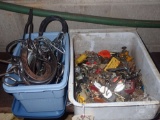 ASSORTMENT OF KEYS IN METAL CONTAINER AND HORSESHOE PUZZLES