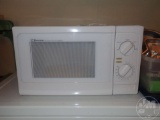 EMERSON MW8625W MICROWAVE , COOKIE CUTTERS