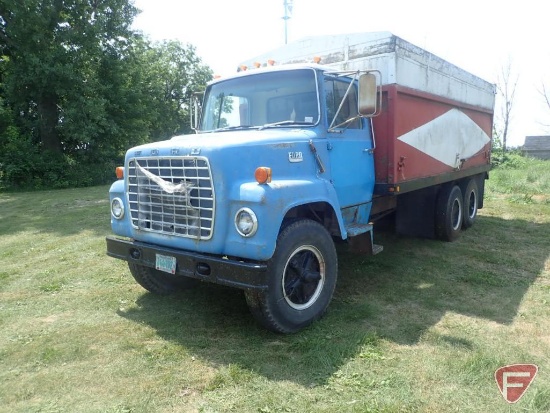 1971 Ford 750 straight truck