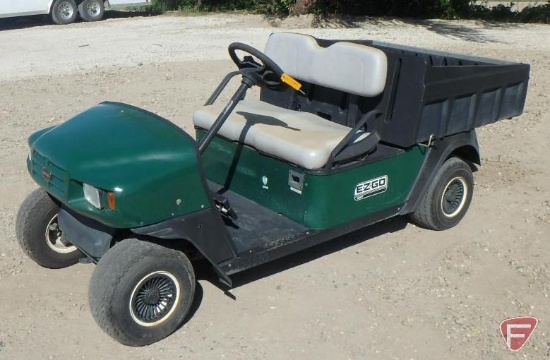 2006 EZ-GO MPT 1000E electric utility vehicle with manual dump box, green, lights