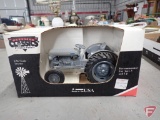 Country Classics diecast tractor 1:16