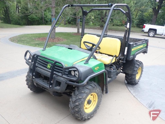 John Deere 825i Gator, 1102 miles, 4wd, electric tilt