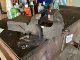 6”...... BENCH VISE