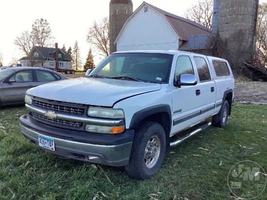 2001 CHEVROLET 1500HD CREW CAB 4X4 PICKUP VIN: 1GCGK13U11F159427