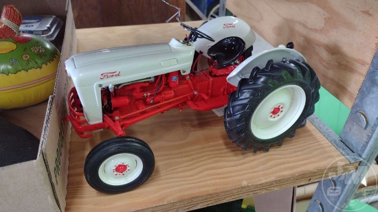 TOY FORD TRACTOR
