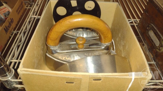 VINTAGE SAD IRONS MRS POTTS