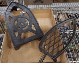 (2) VINTAGE METAL TRIVETS, LARGEST IS 12