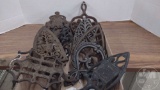 VINTAGE TRIVETS, (1) ROA