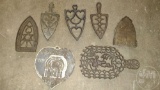 VINTAGE METAL TRIVETS, LARGEST IS 11