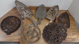 VINTAGE METAL TRIVETS, LARGEST IS 13