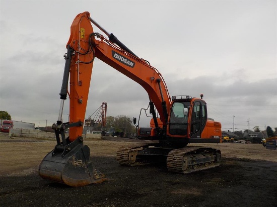 2017 Doosan DX225LC 600mm Pads, Piped c/w A/C, Serial: DHKCEBADEH0007924, Y