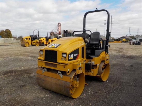 2017 CAT CB24B Double Drum Vibrating Roller c/w Roll Bar, Year: 2017, Weigh