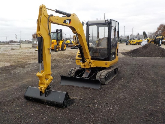 2011 CAT 302.5C Mini Excavator, OROPS, Rubber Tracks, Backfill Blade, Swing