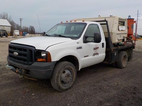 2005 Ford F350XL 4x4 Crew Cab Flatbed Truck, Serial: 1FDWF37P57EA50320, Yea