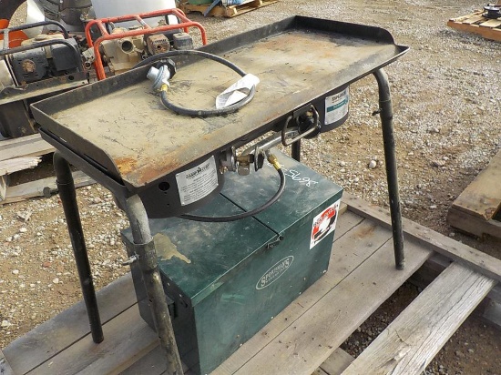 Camp Stove c/w Utensils Box Serial: 8695-220