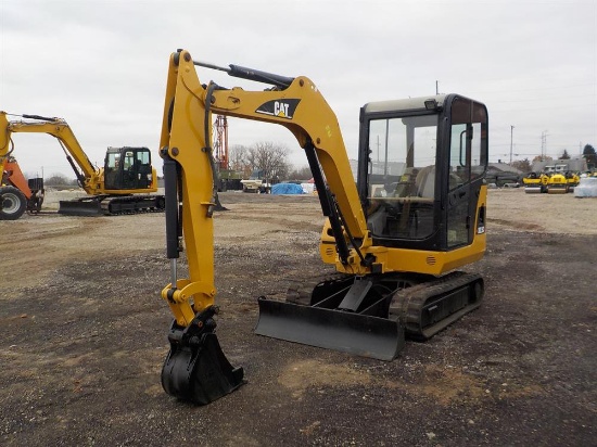 2006 CAT 302.5C Mini Excavator, Cab, Rubber Tracks, Backfill Blade, Swing B