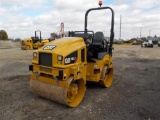 2017 CAT CB2.7 Double Drum Vibrating Roller c/w Roll Bar, Year: 2017, Weigh