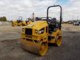 2017 CAT CB24B Double Drum Vibrating Roller c/w Roll Bar, Year: 2017, Weigh