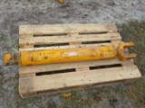 Hyundai Hydraulic Boom Cylinder Left, Serial: 31L3-0016_2