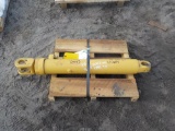 Hydraulic Cylinder to suit CAT 935, Serial: 10021-A30