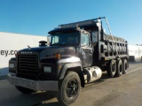 1998 Mack RD690S Tri-Axle Dump Truck c/w  Mack EM7 Mechanical Engine 275HP,