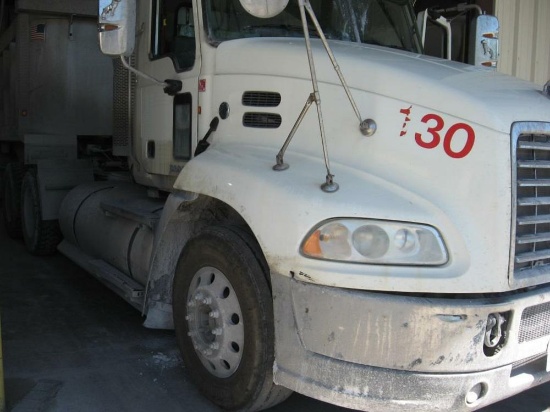 2015 Mack CXU633 Tandem Axle, Fueled by Compressed Natural Gas (CNG), Cummi